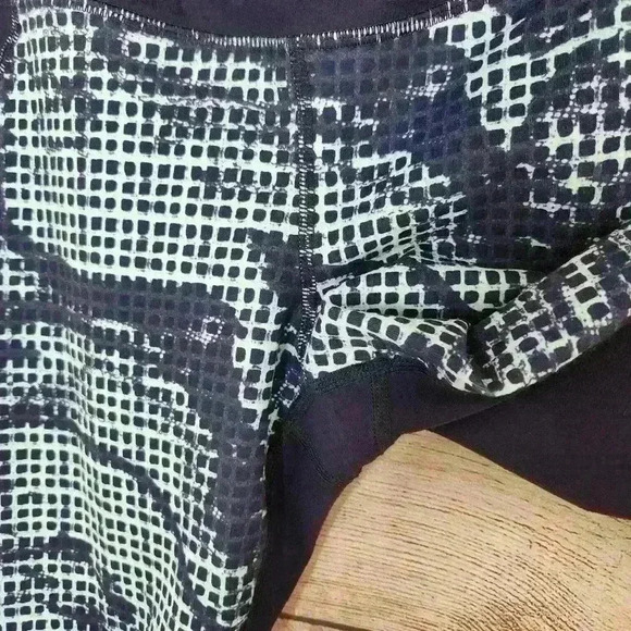 Under armour women's fitted leggings geometric print size small - Picture 5 of 6